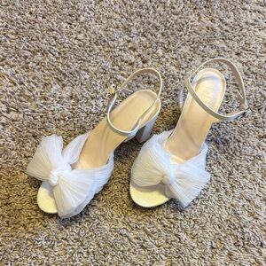 David's Bridal White Bow Heels